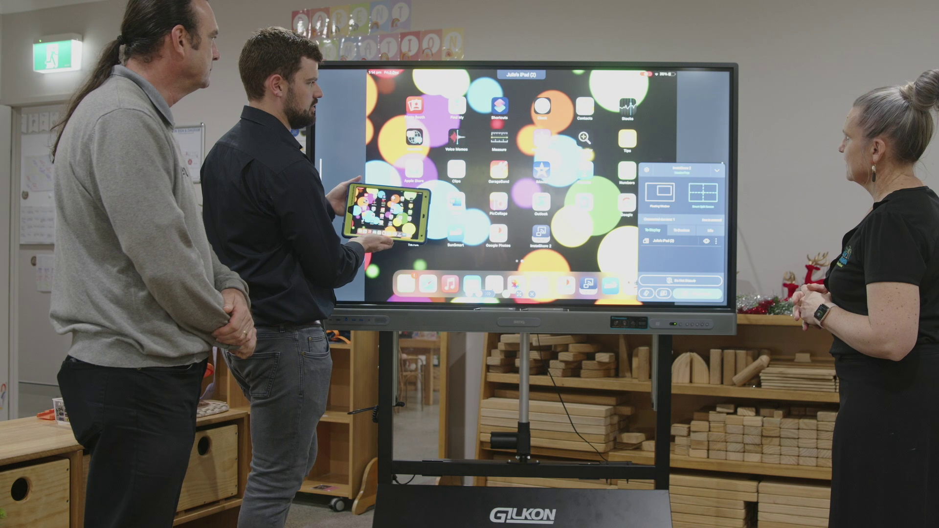 Students use iPads in the kindergarten 