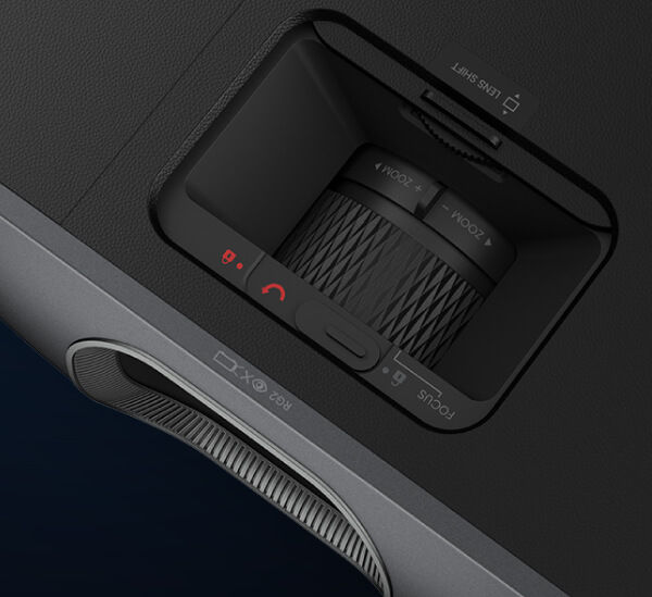 a focus ring lock ensures stability against vibrations