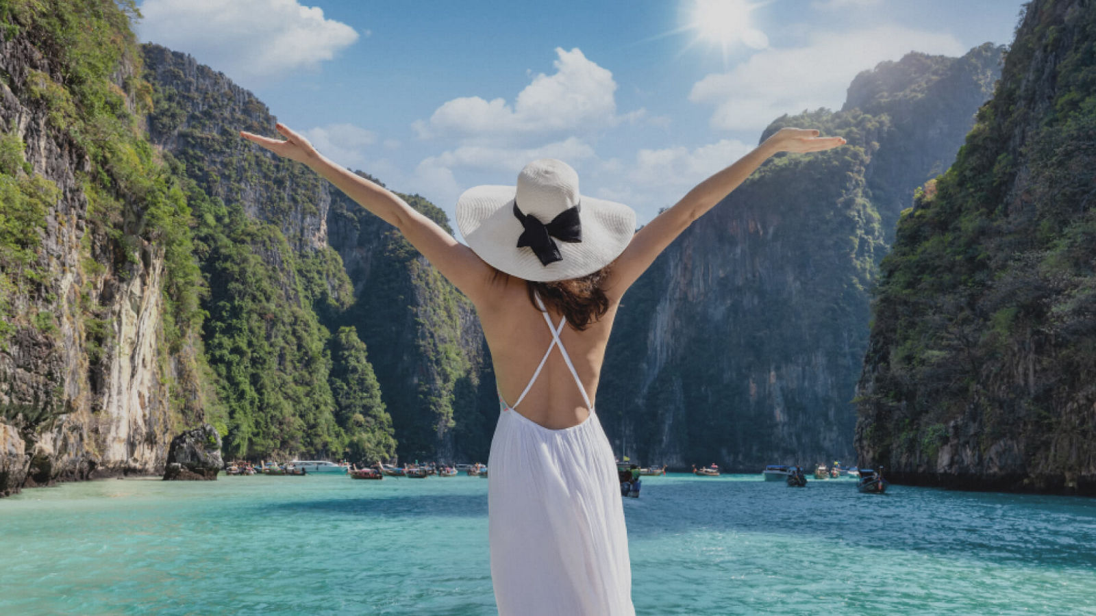 AI Cinema Mode utilizes real-time AI scene recognition, adjusting HDR, contrast, and colors frame by frame for optimal picture quality.