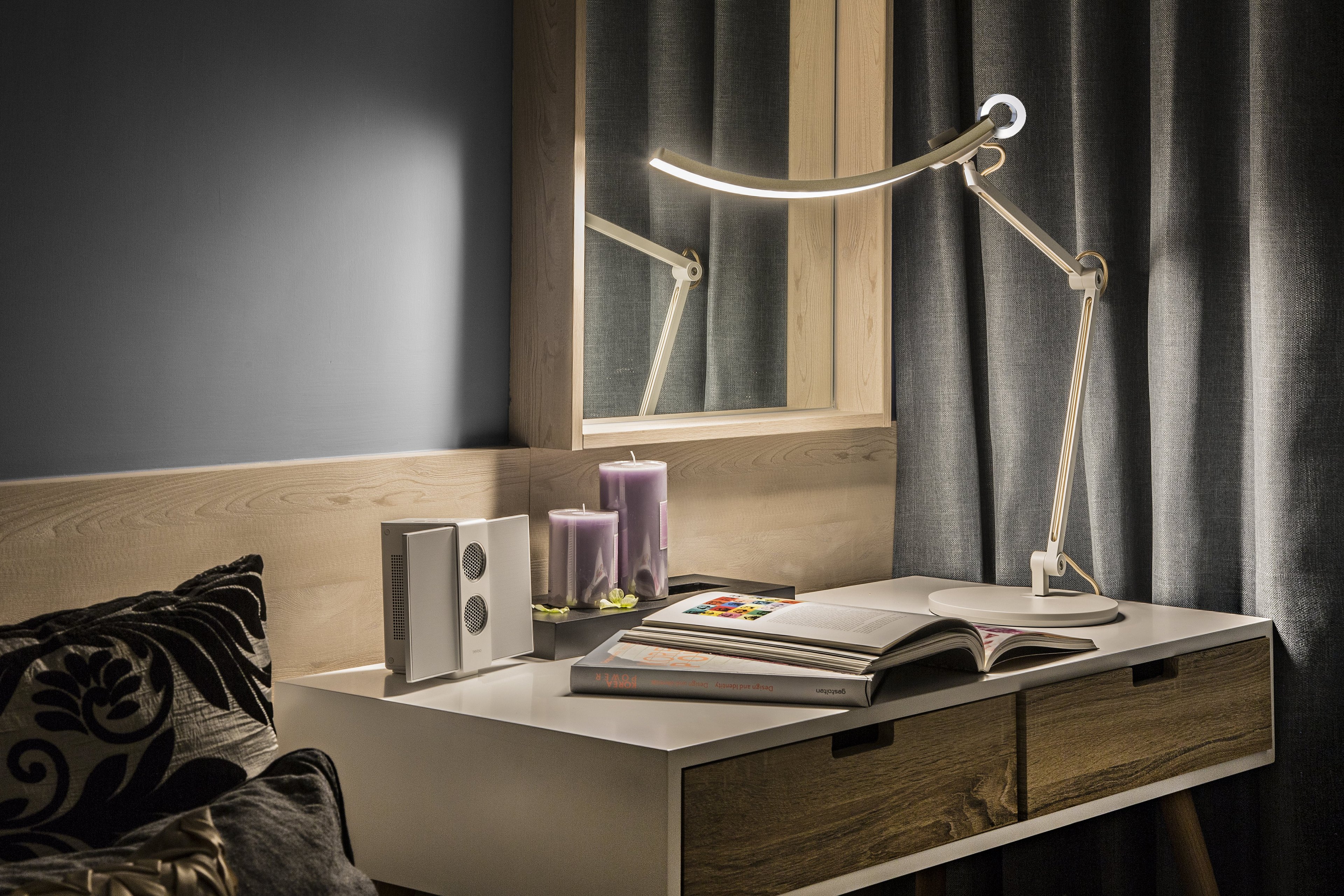 BenQ e-Reading Desk Lamp is the best choice when it comes to building circadian lighting.