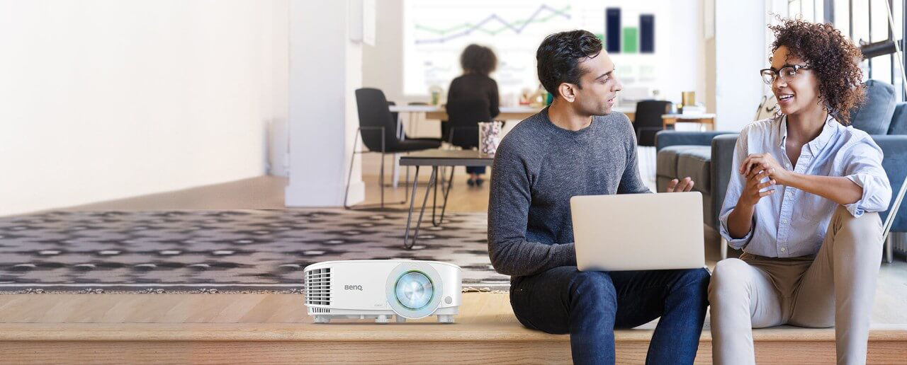 huddle meeting projector