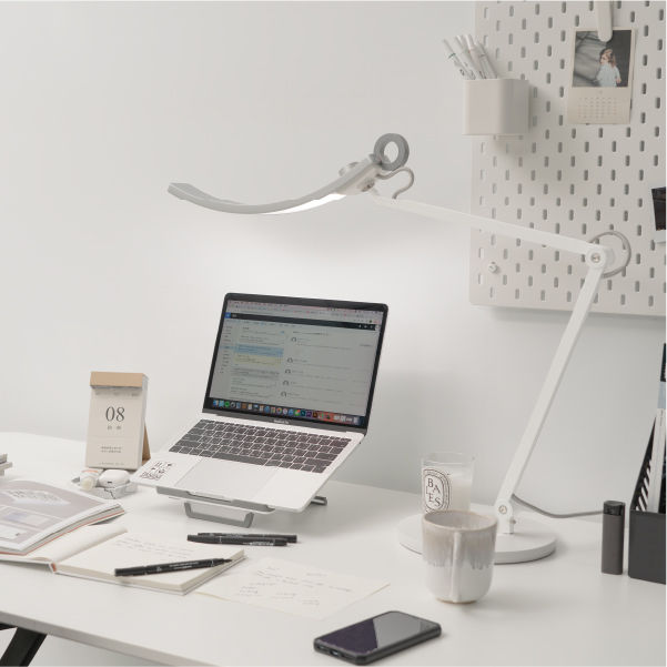 WiT Desk Lamp 2023