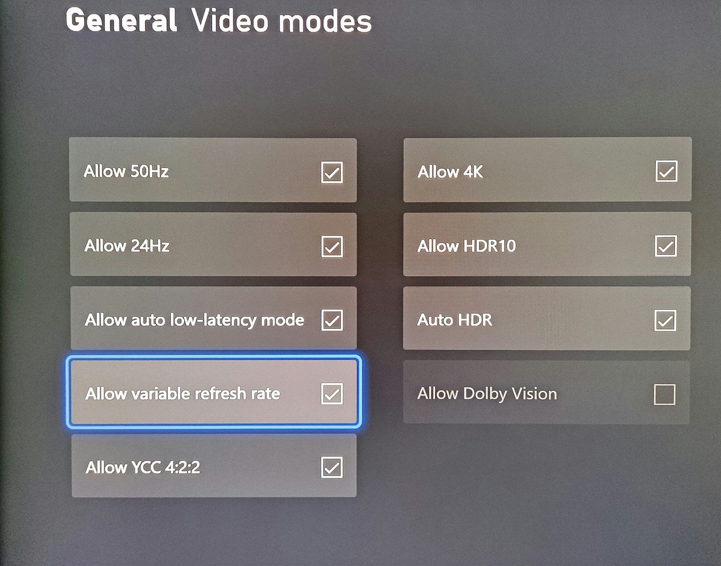 Der Videomodi sorgt dafür dass deine Xbox nach Freesync/Adaptive Sync auf deinem Monitor sucht